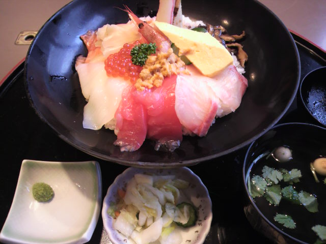 かに徳の特選北海海鮮丼