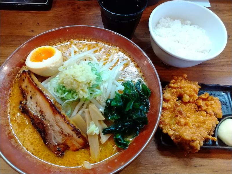 丸高屋味噌らーめんとからあげセット