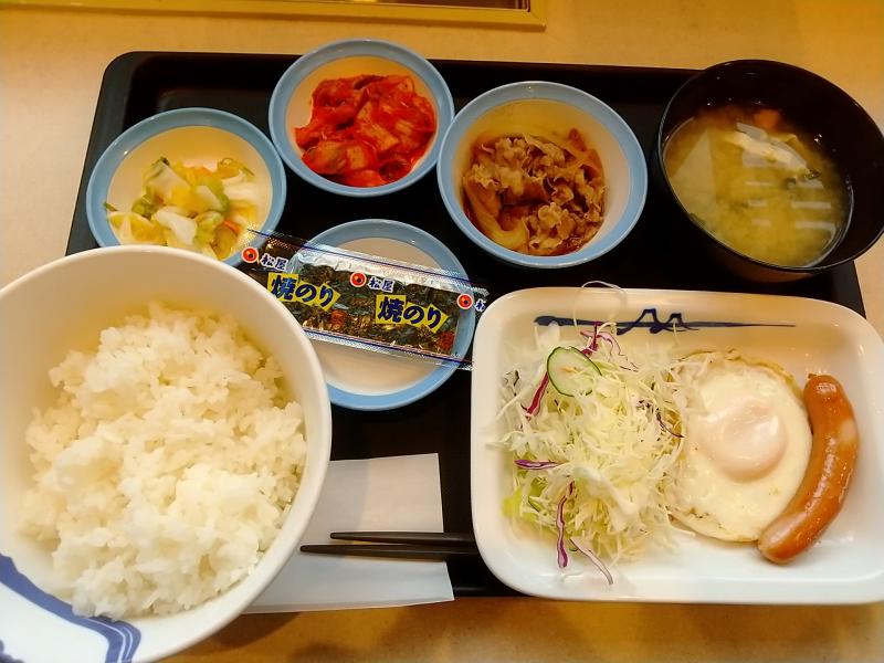 松屋のソーセージエッグ定食