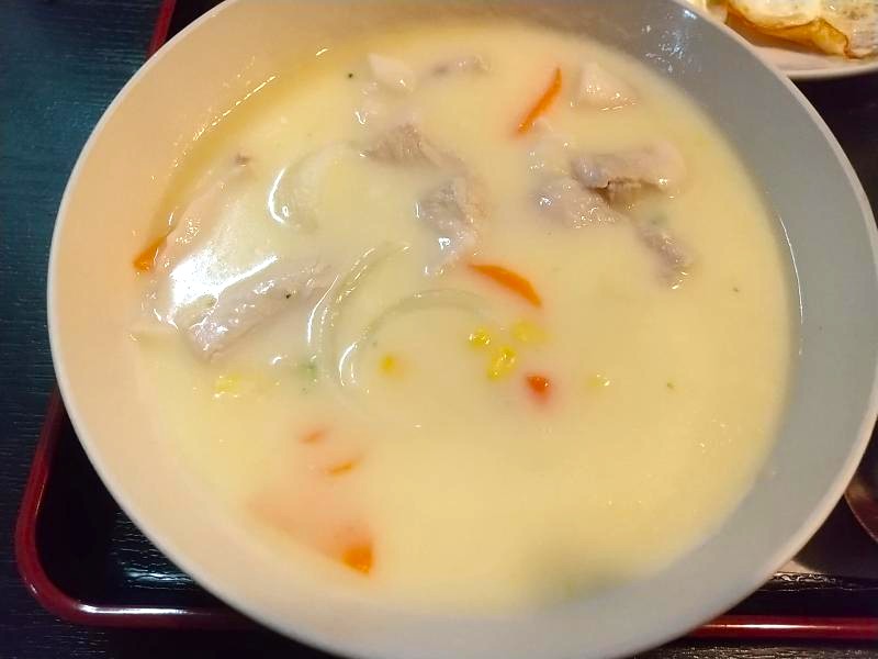 金八食堂のシチューが美味しい！