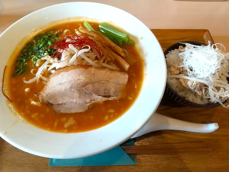 隆の濃厚海老味噌ラーメン＆川俣シャモ丼