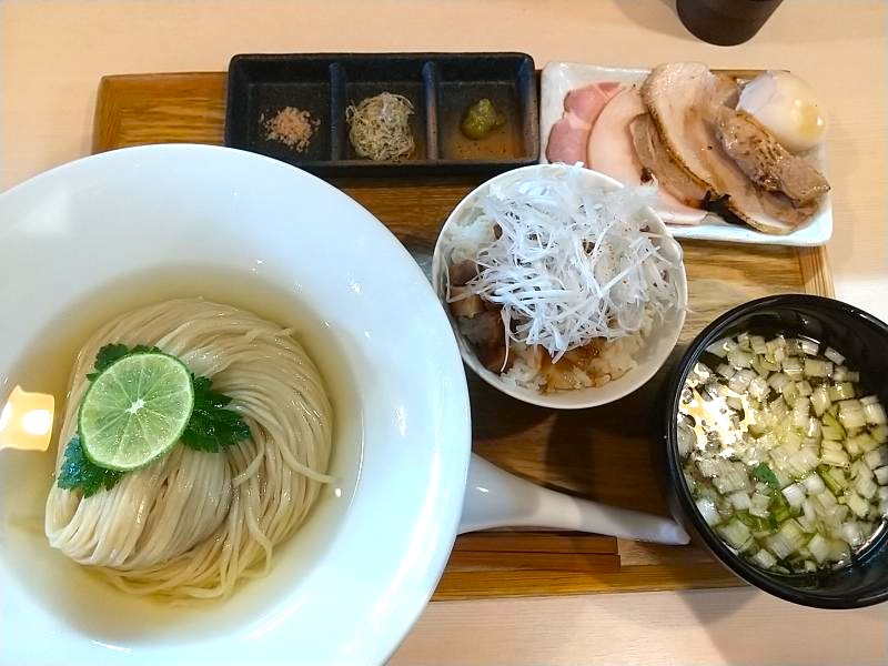 隆の特製昆布水つけ麺とミニチャー丼
