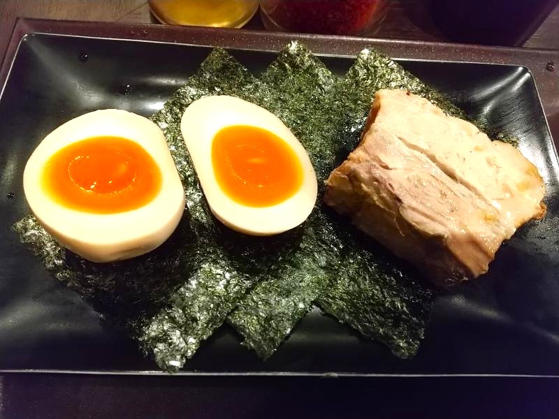 濃厚つけ麺のトッピング