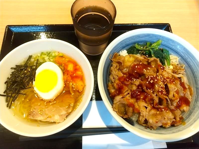 焼きたてのカルビ丼&盛岡冷麺(小)セット